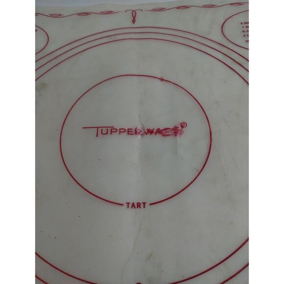 Vtg Tupperware Pastry Mat Red and White USA - Picture 7 of 8